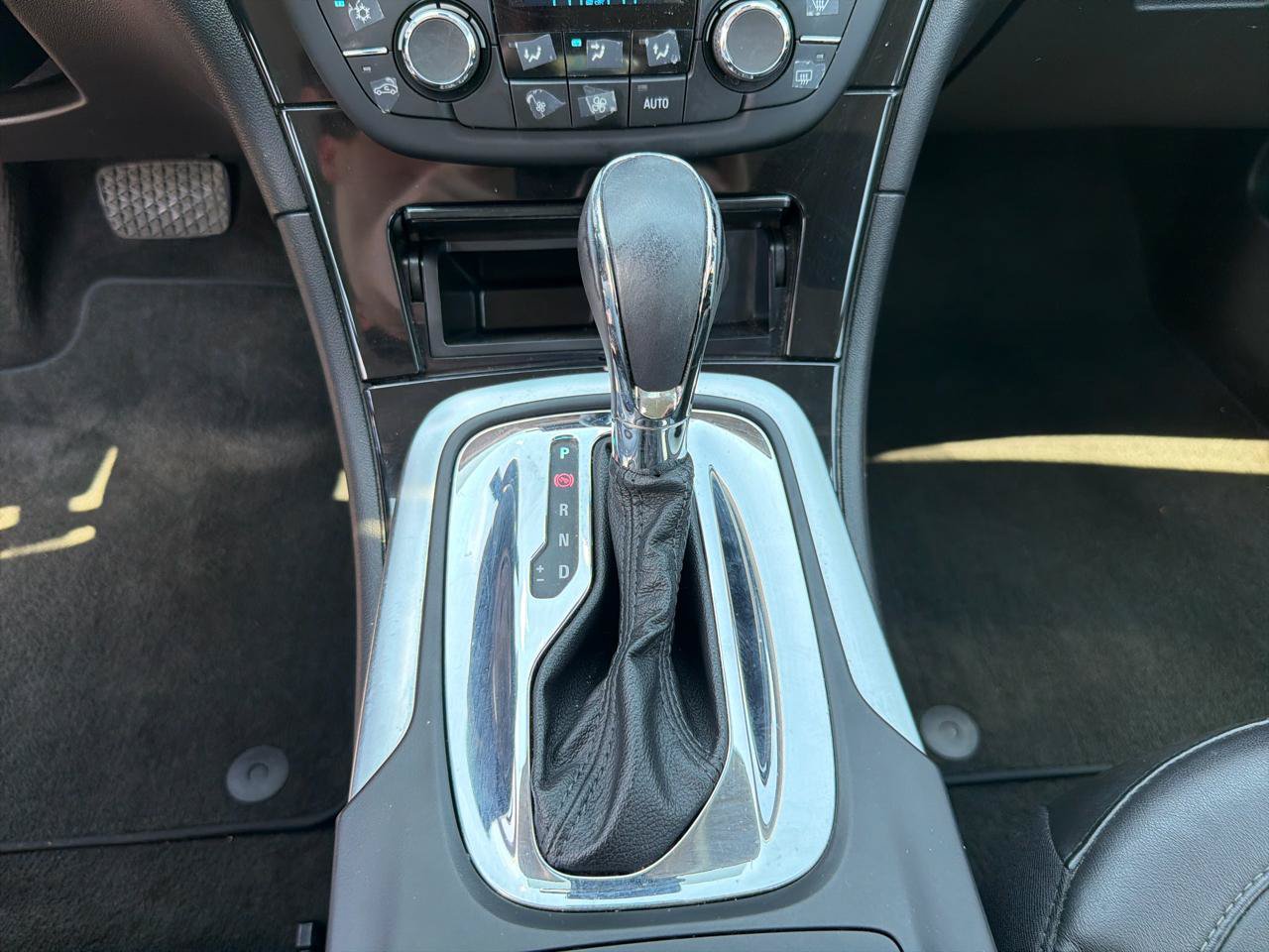 Used 2012 Buick Regal Premium FWD image 17