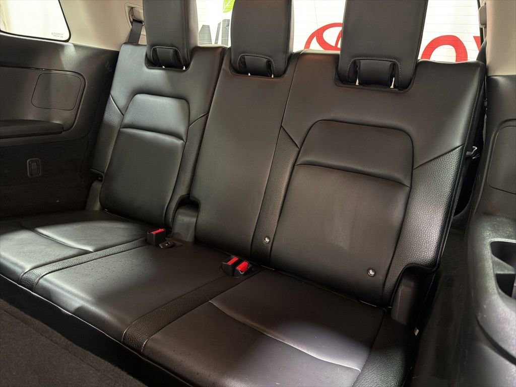 Used 2025 Nissan Pathfinder SL AWD/4WD image 21