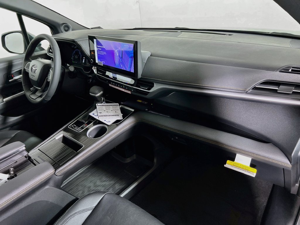 New 2026 Toyota Sienna XLE Woodland Edition AWD/4WD image 23