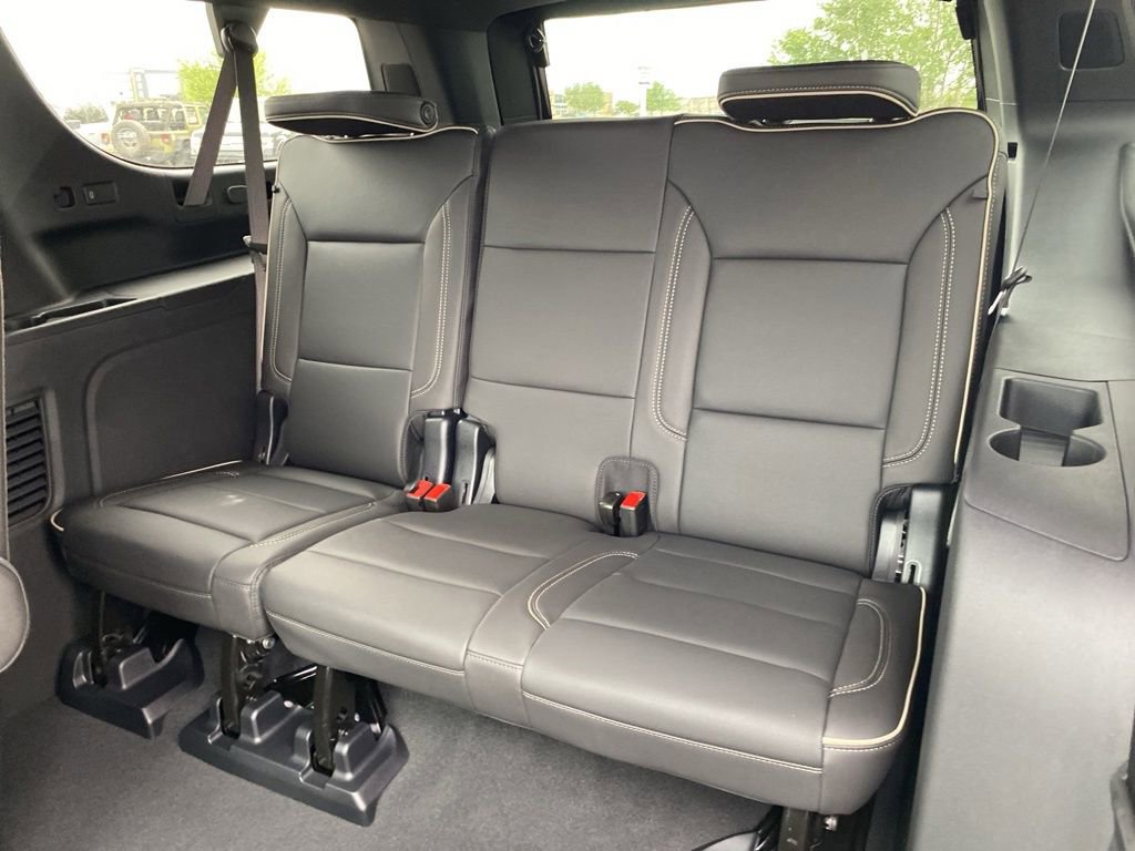 New 2025 Chevrolet Suburban Premier image 28