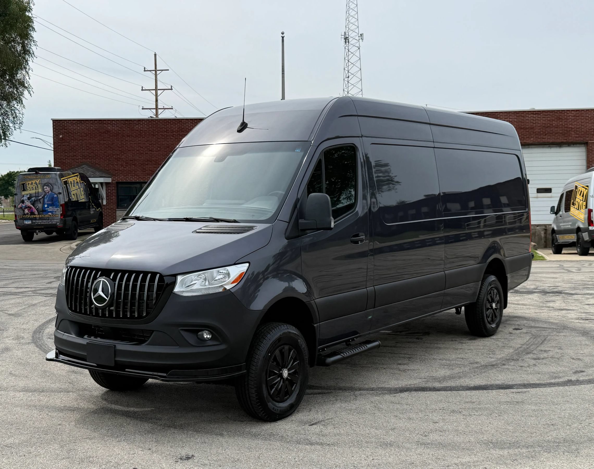 Used 2021 Freightliner Sprinter 2500 AWD/4WD image 3