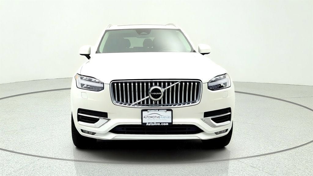 Used 2023 Volvo XC90 B5 Plus AWD/4WD image 2