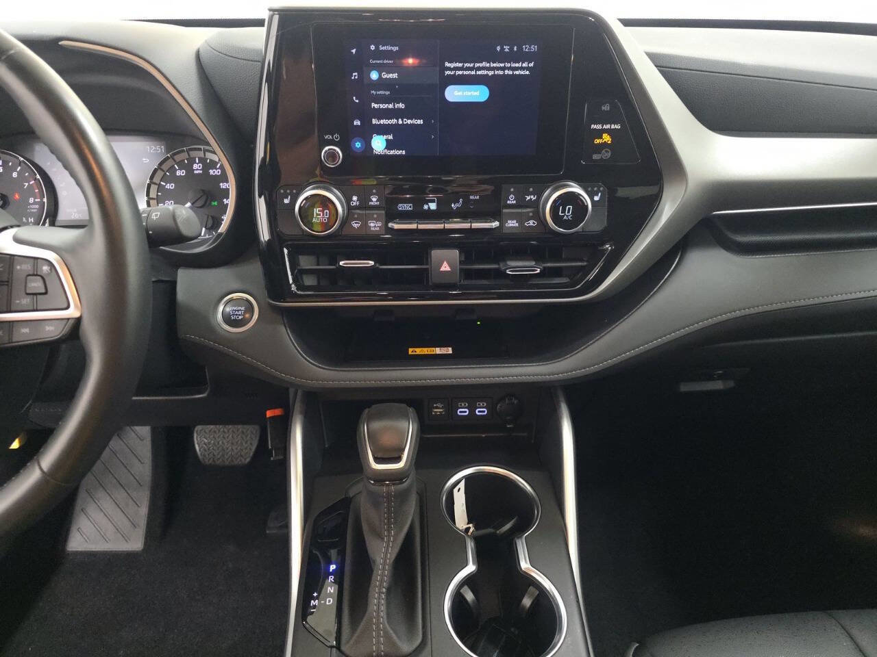 Used 2024 Toyota Highlander XLE image 12