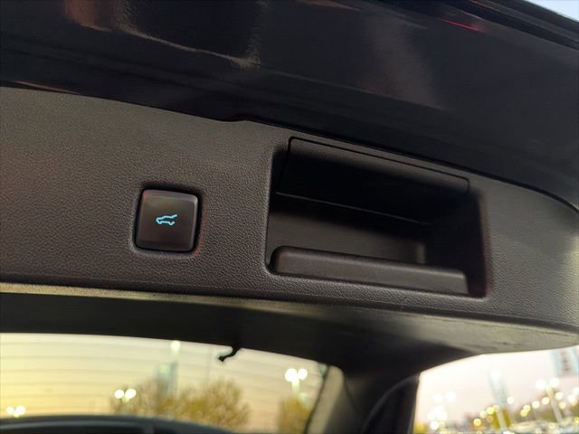 Used 2022 Ford Escape SEL image 11