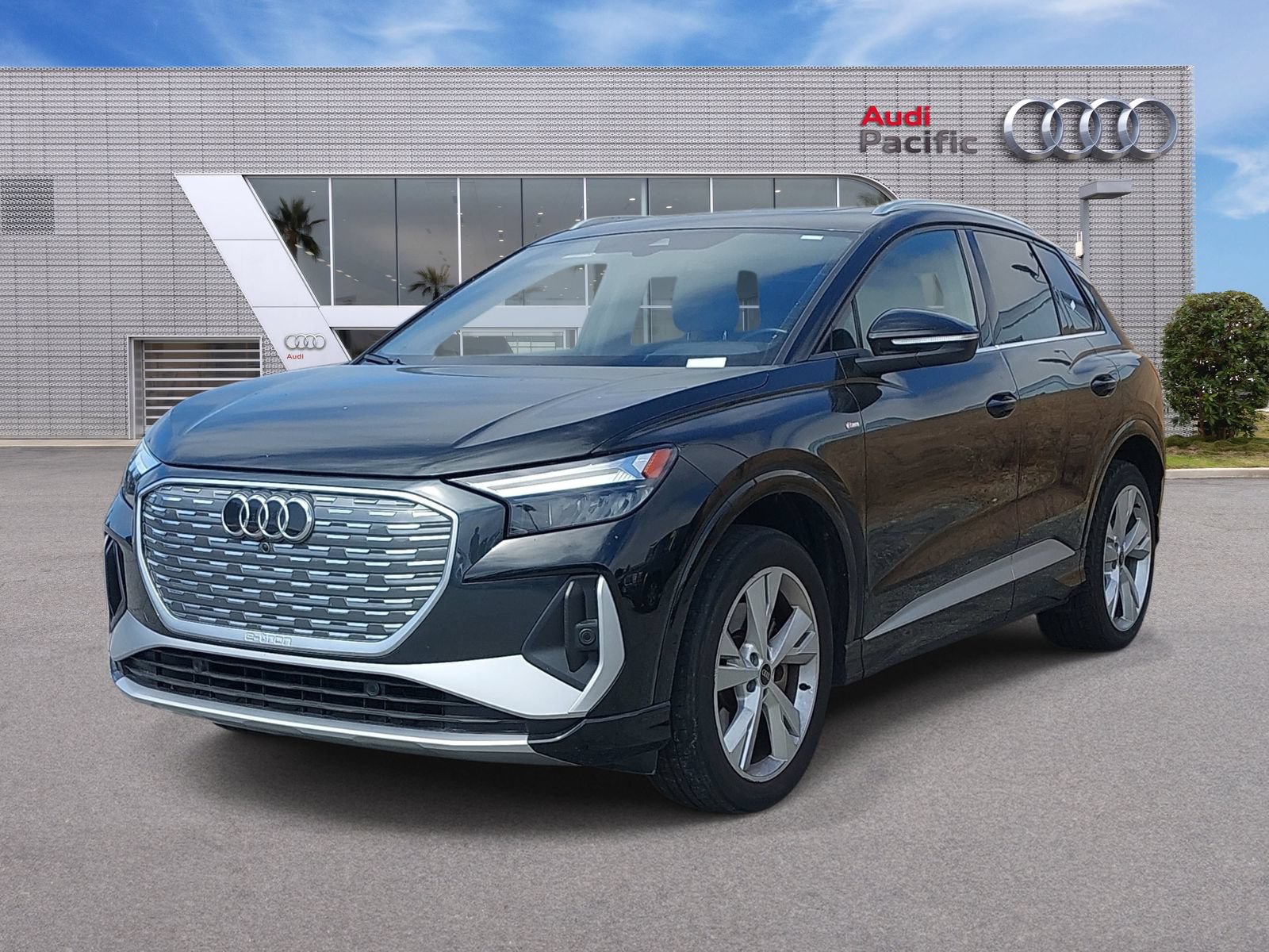 Used 2023 Audi Q4 e-tron Premium Plus w/ Premium Plus AWD/4WD image 1