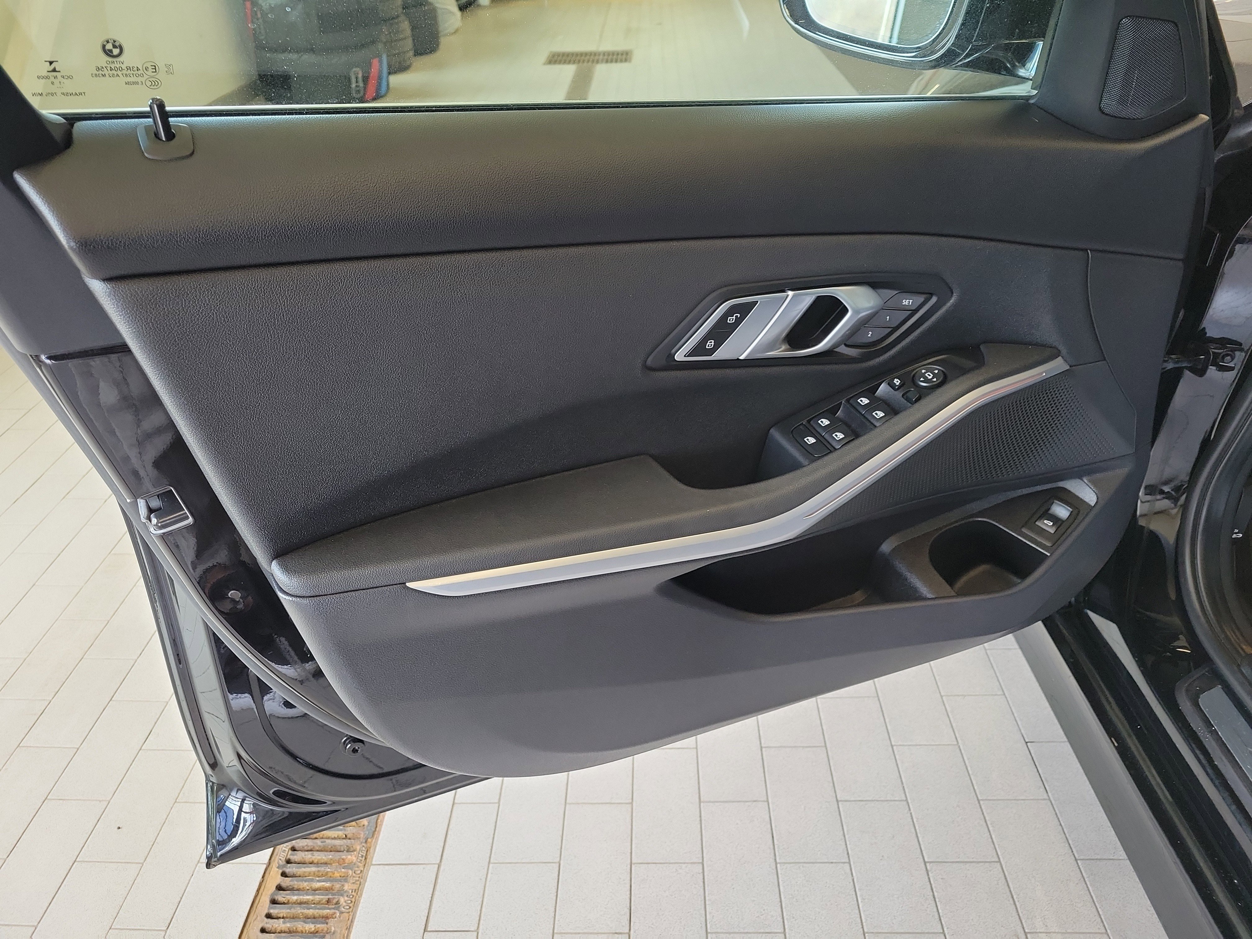 Used 2019 BMW 330i xDrive Sedan w/ Convenience Package image 15