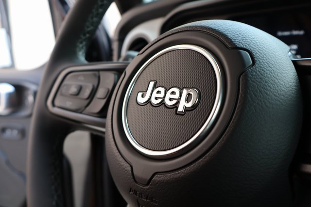 New 2025 Jeep Gladiator Sport image 26