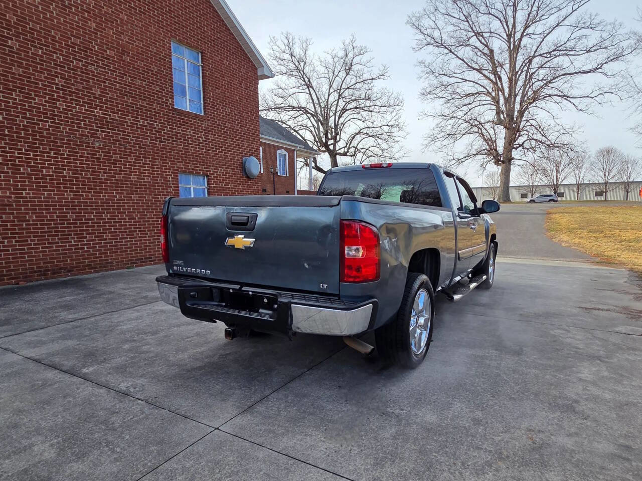 Used 2010 Chevrolet Silverado 1500 LT w/ Regional Value Package image 5