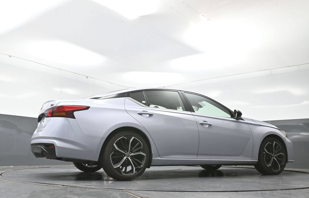 Used 2024 Nissan Altima 2.5 SR FWD image 23