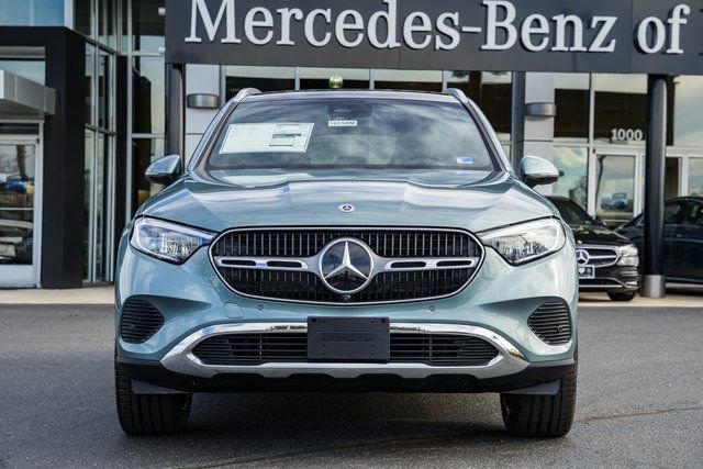 New 2026 Mercedes-Benz GLC 300 4MATIC image 2