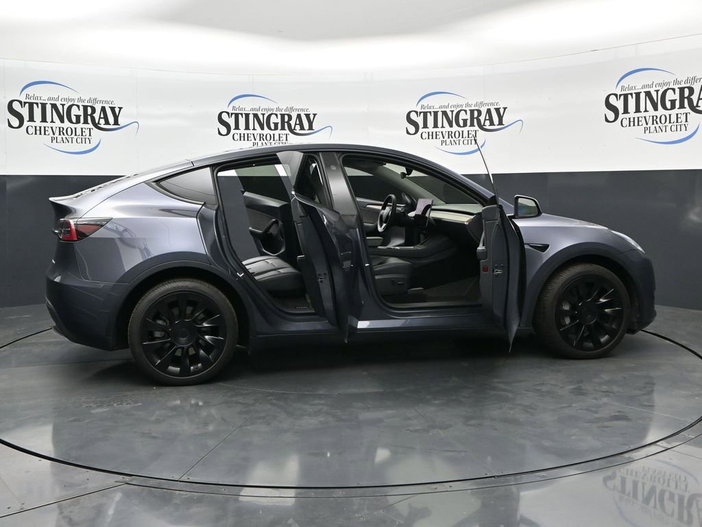 Used 2023 Tesla Model Y Long Range AWD/4WD image 27