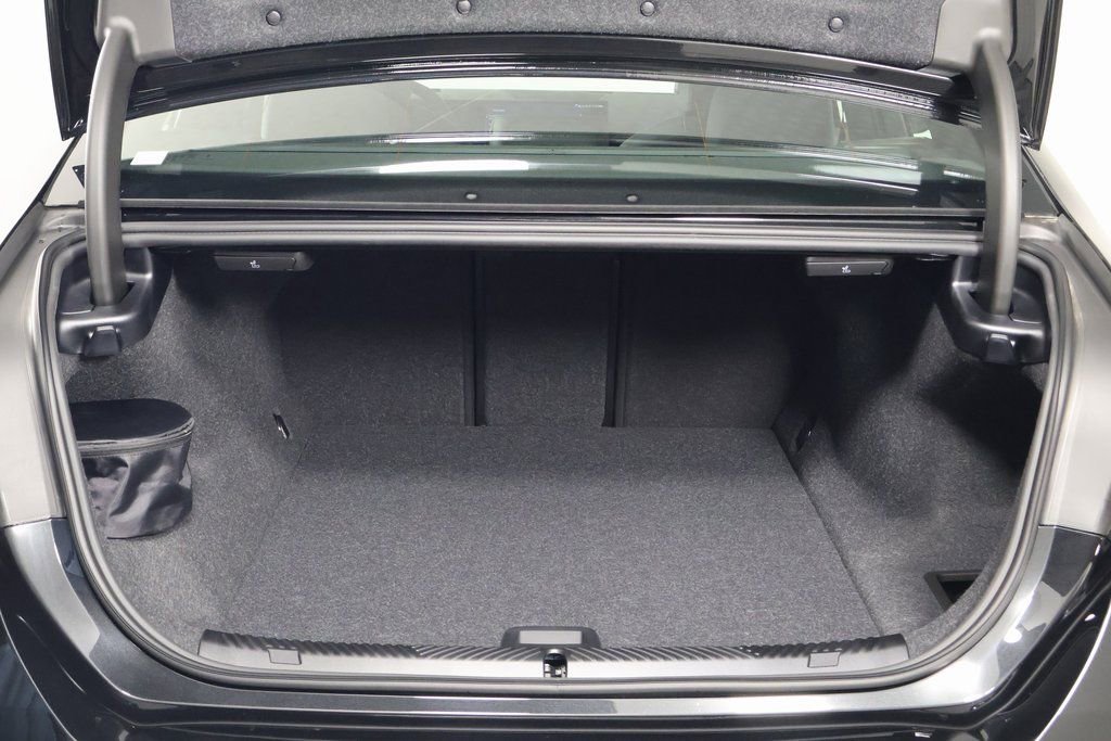 New 2026 BMW i5 eDrive40 w/ Executive Package image 8