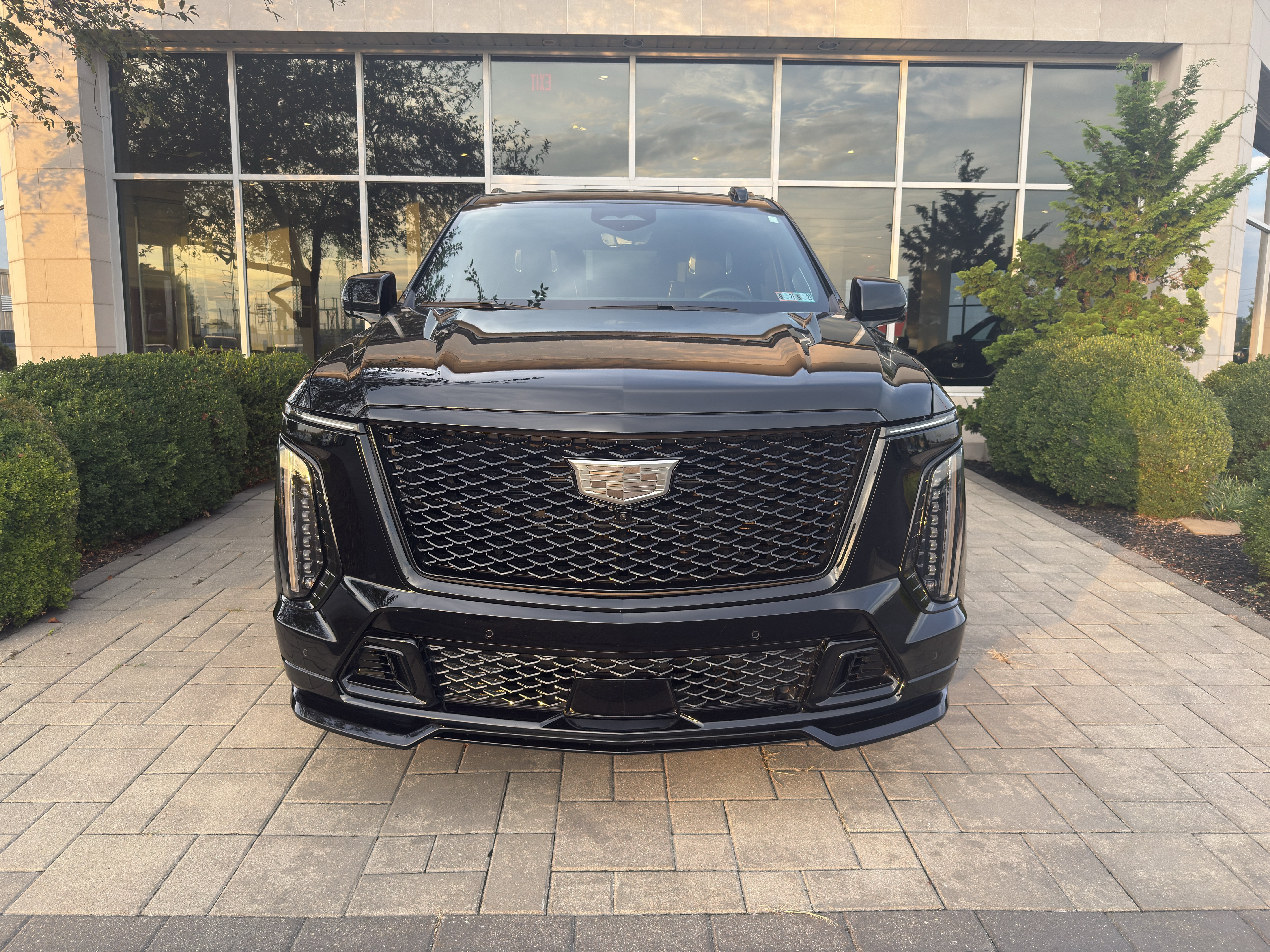 Used 2025 Cadillac Escalade V w/ LPO, ONYX Package AWD/4WD image 2