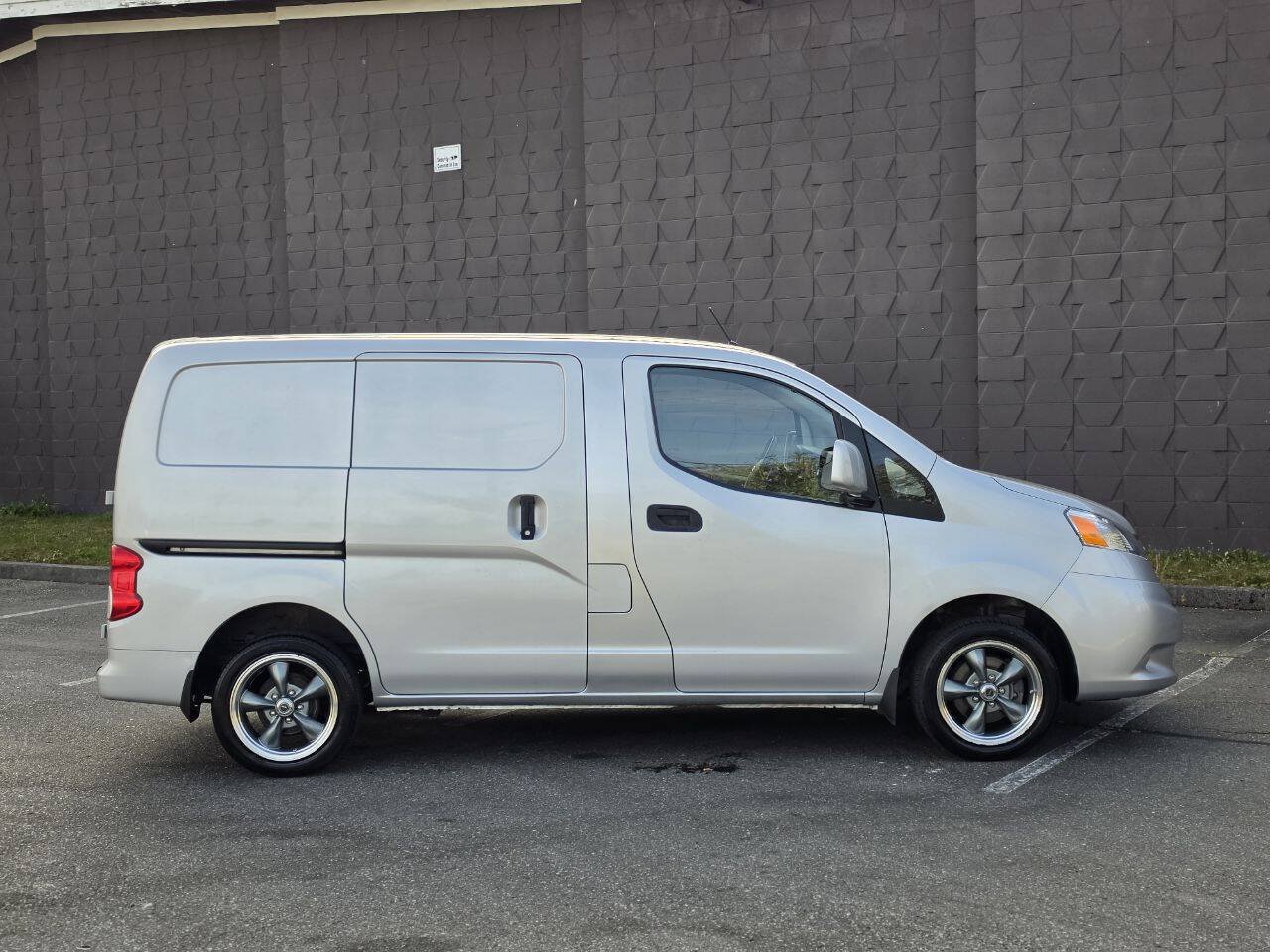 Used 2017 Nissan NV200 SV FWD image 8