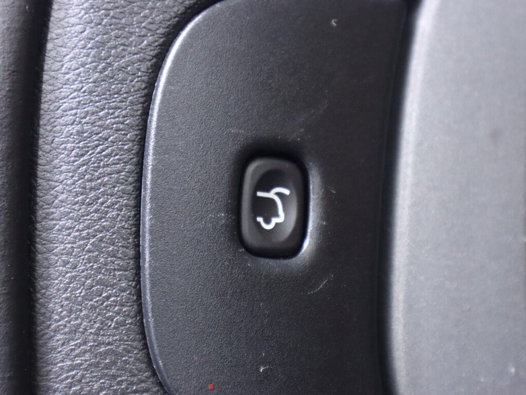 Used 2018 Jeep Cherokee Trailhawk w/ Quick Order Package 27L AWD/4WD image 40