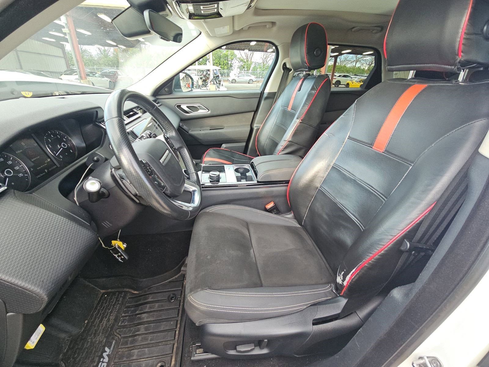 Used 2019 Land Rover Range Rover Velar image 4