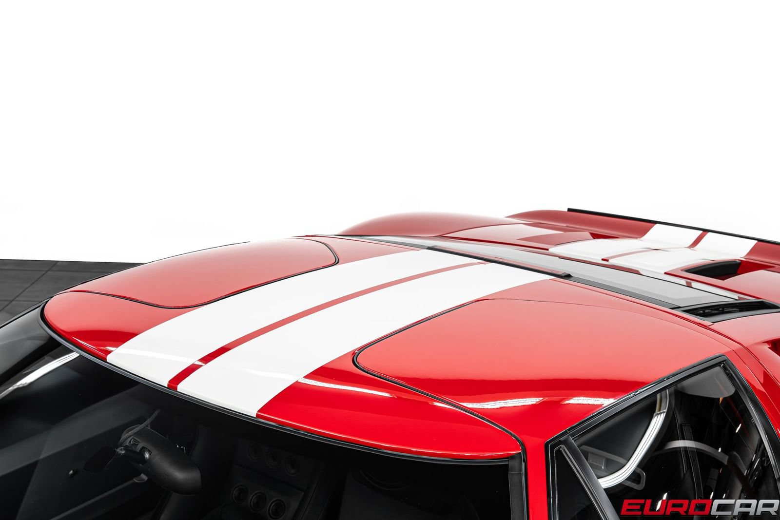 Used 2005 Ford GT RWD image 15