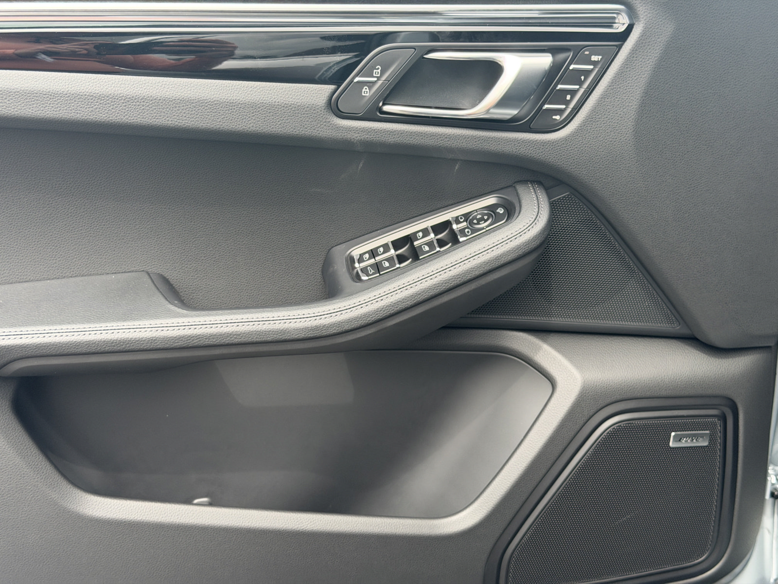 New 2026 Porsche Macan AWD/4WD image 21
