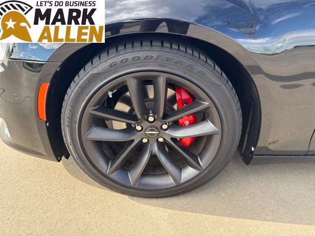 Used 2023 Chrysler 300 C RWD image 7