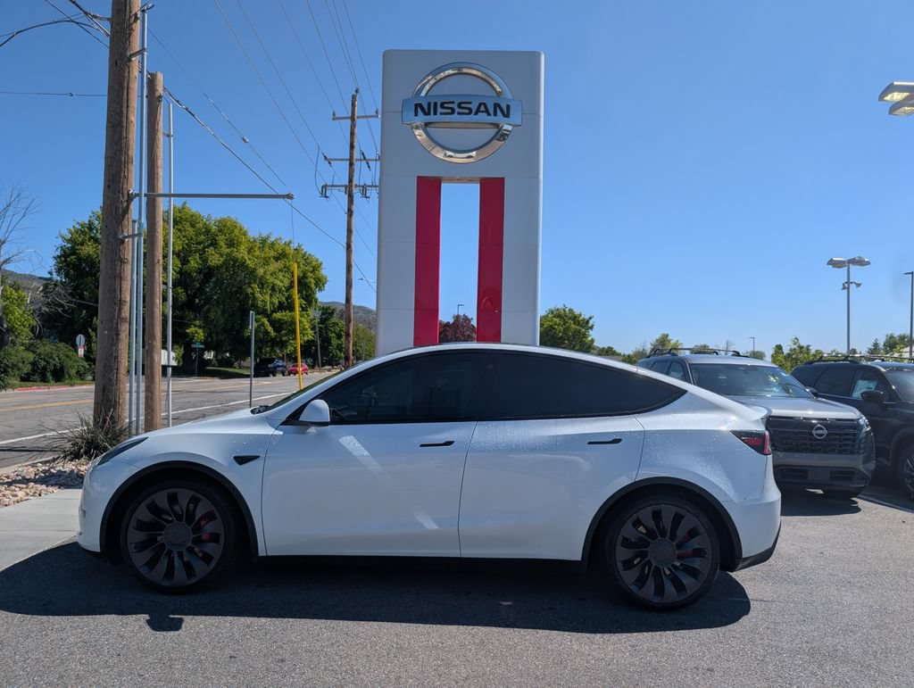 Used 2023 Tesla Model Y Performance AWD/4WD image 1
