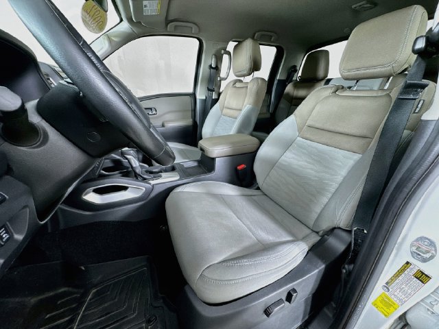 Used 2022 Nissan Frontier SV AWD/4WD image 11