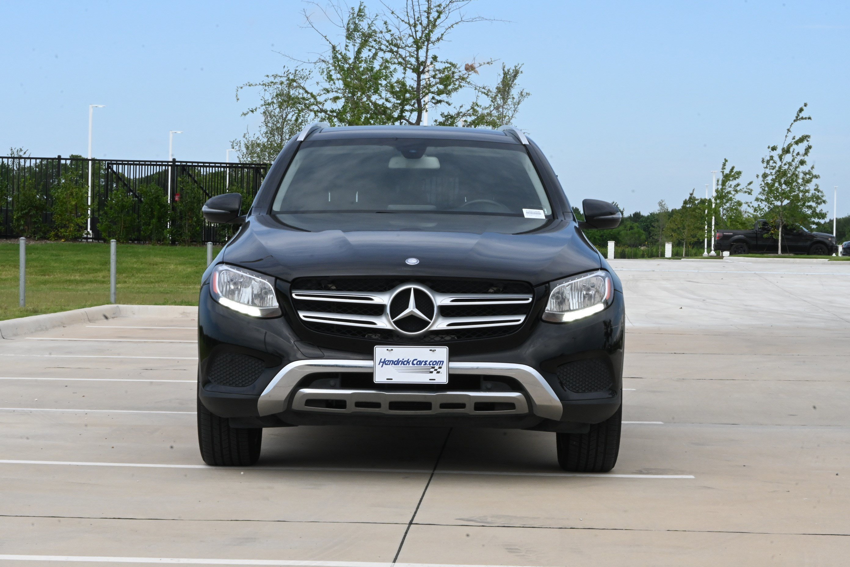 Used 2016 Mercedes-Benz GLC 300 4MATIC image 3