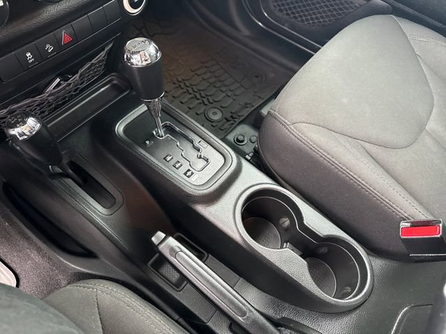 Used 2017 Jeep Wrangler Unlimited Sport w/ Mopar Black Appearance Group image 28