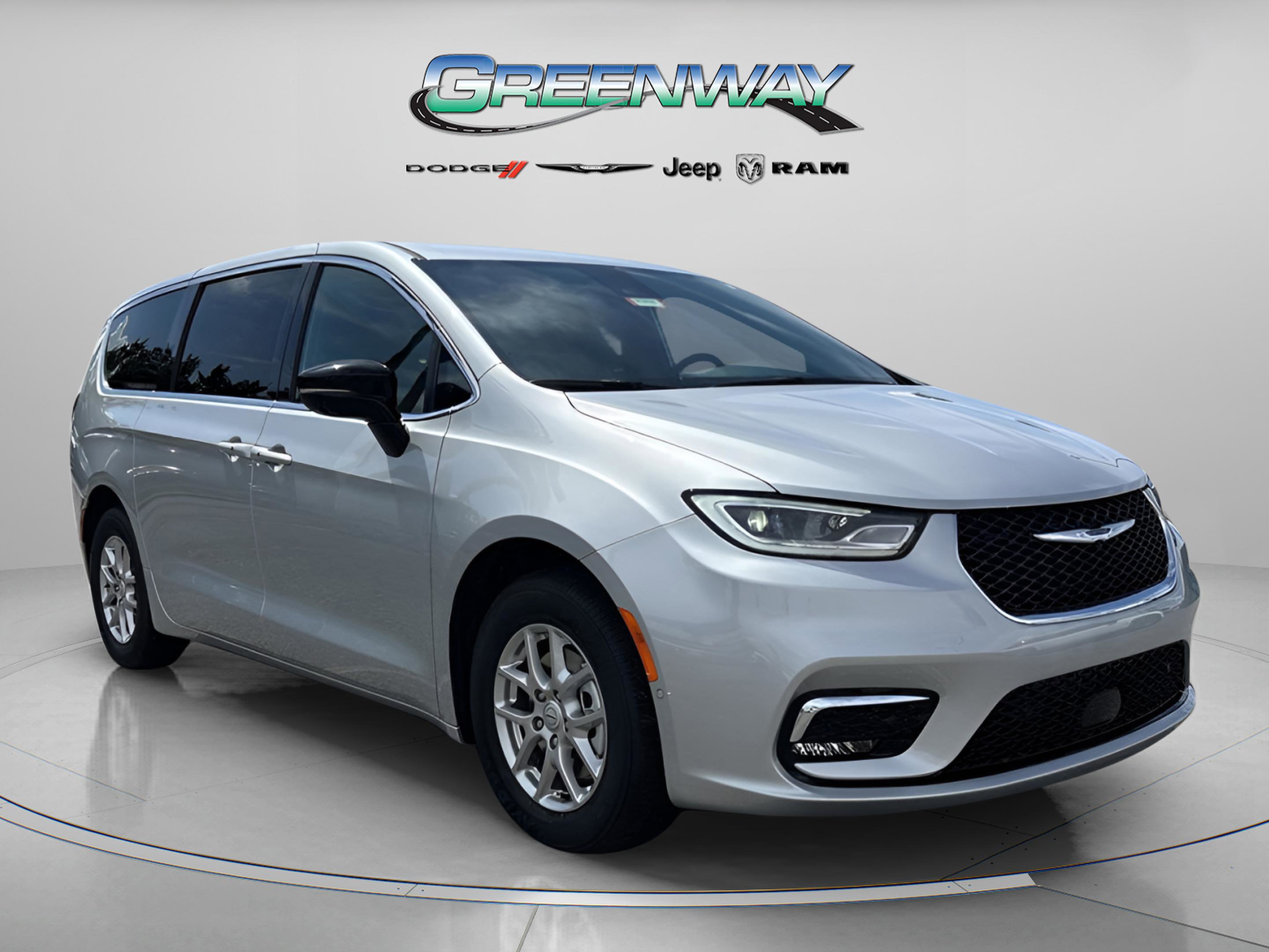 New 2026 Chrysler Pacifica Select