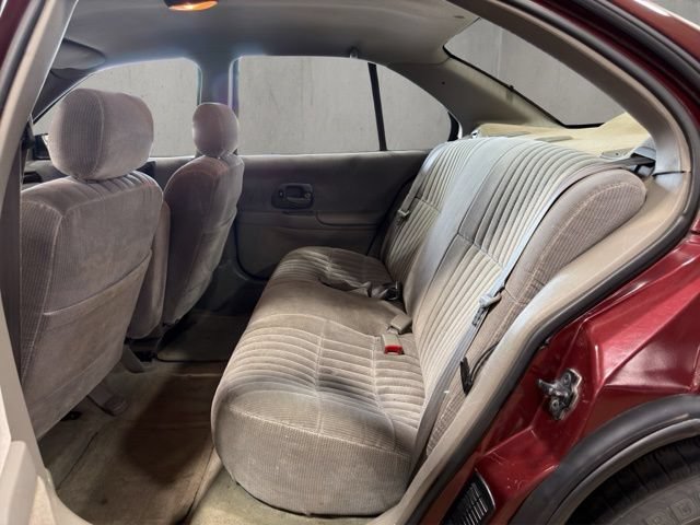 Used 2001 Chevrolet Lumina w/ Preferred Equipment Group FWD image 6