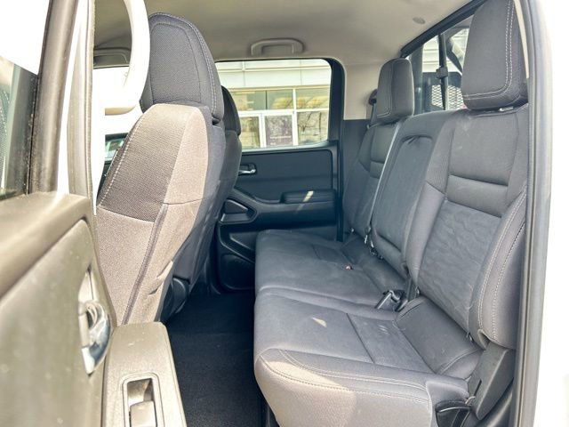 Used 2022 Nissan Frontier SV image 17