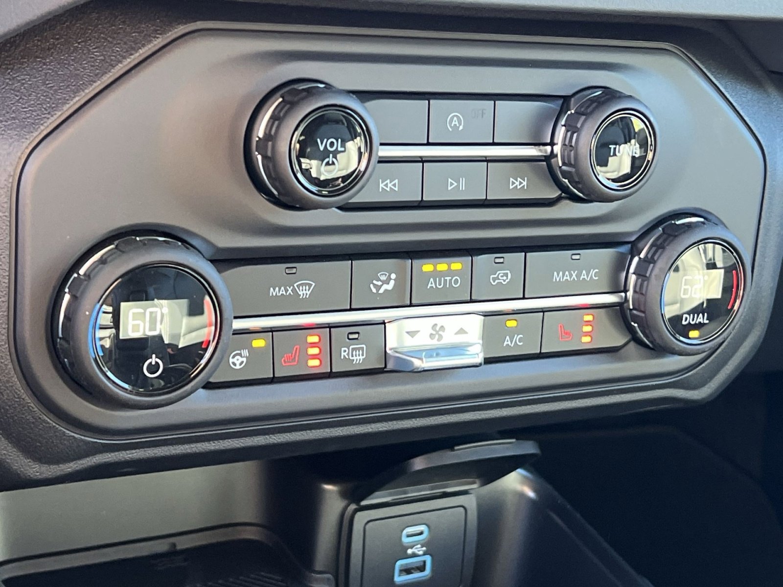 New 2025 Ford Bronco Outer Banks image 21