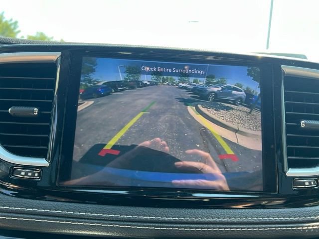 Used 2021 Chrysler Pacifica Limited AWD/4WD image 19
