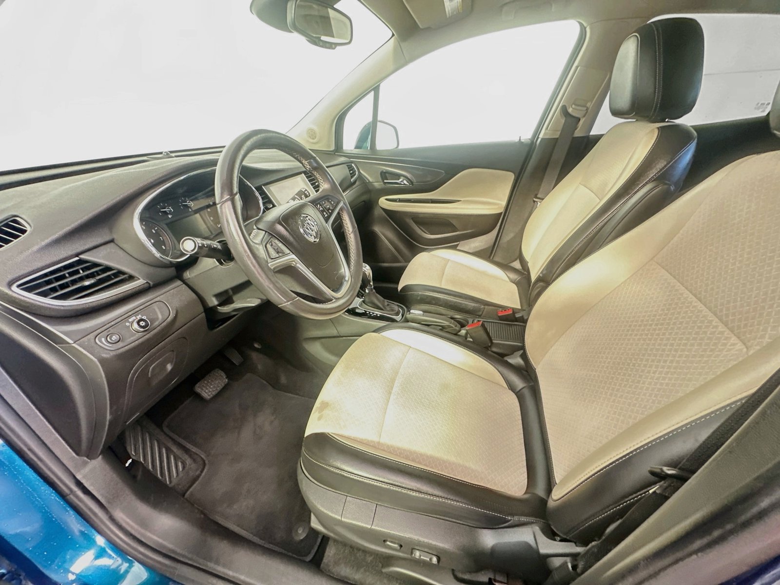 Used 2020 Buick Encore Preferred w/ Safety Package FWD image 18