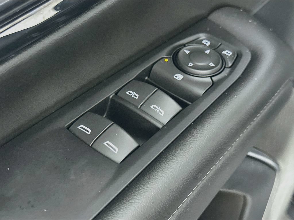 Used 2025 Chevrolet Tahoe LT AWD/4WD image 21