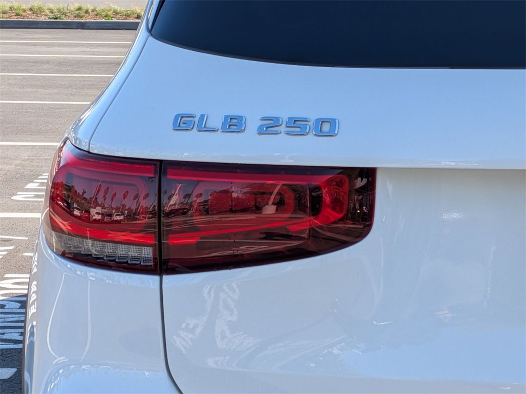 Used 2023 Mercedes-Benz GLB 250 image 22