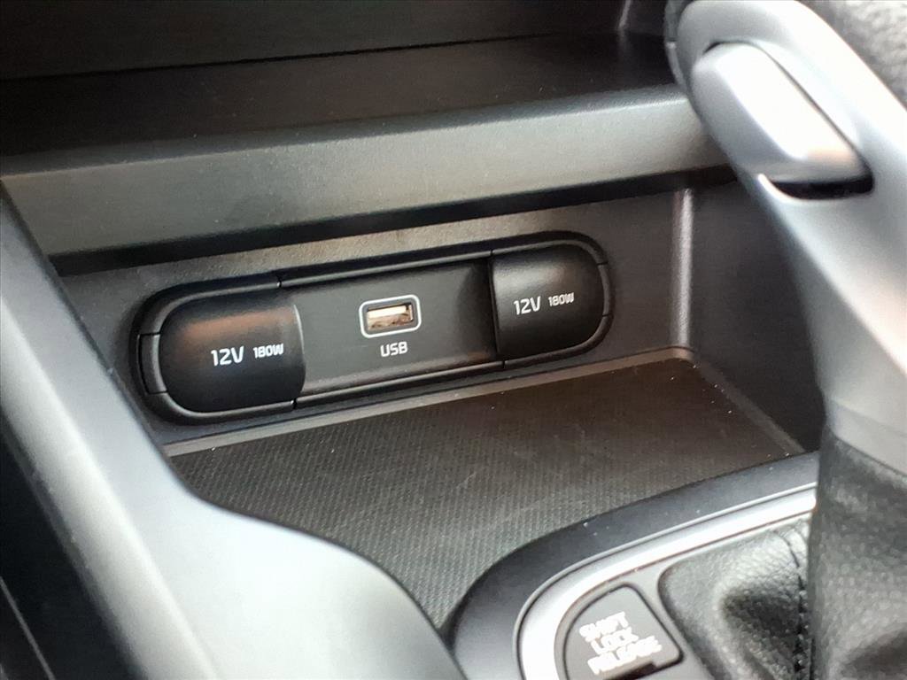 Used 2025 Kia Soul LX w/ LX Technology Package image 25