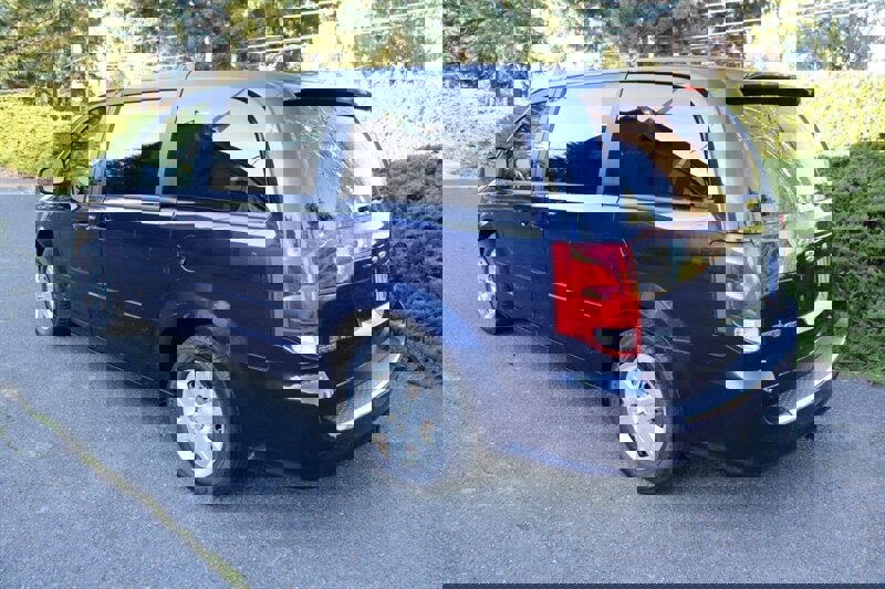 Used 2012 Dodge Grand Caravan SE image 4