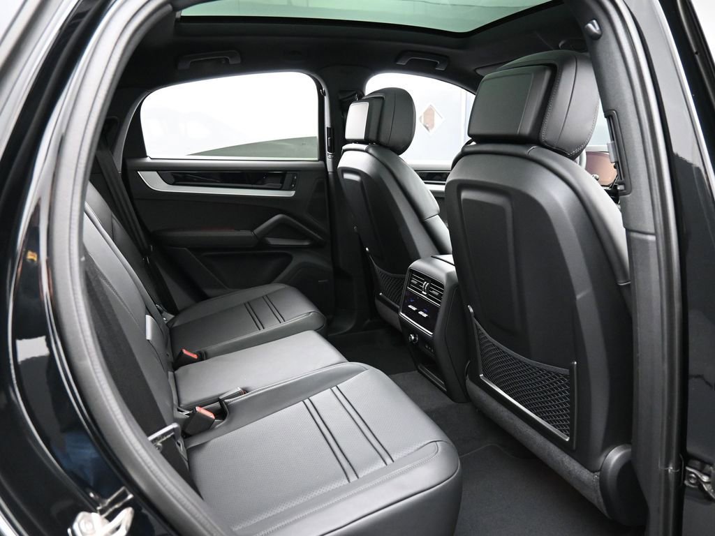 New 2026 Porsche Cayenne S image 29
