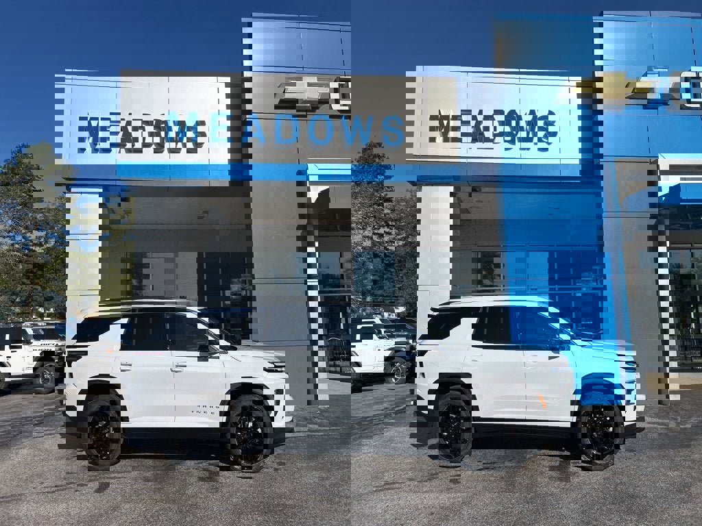 New 2026 Chevrolet Traverse LT w/ Driver Confidence Package image 2