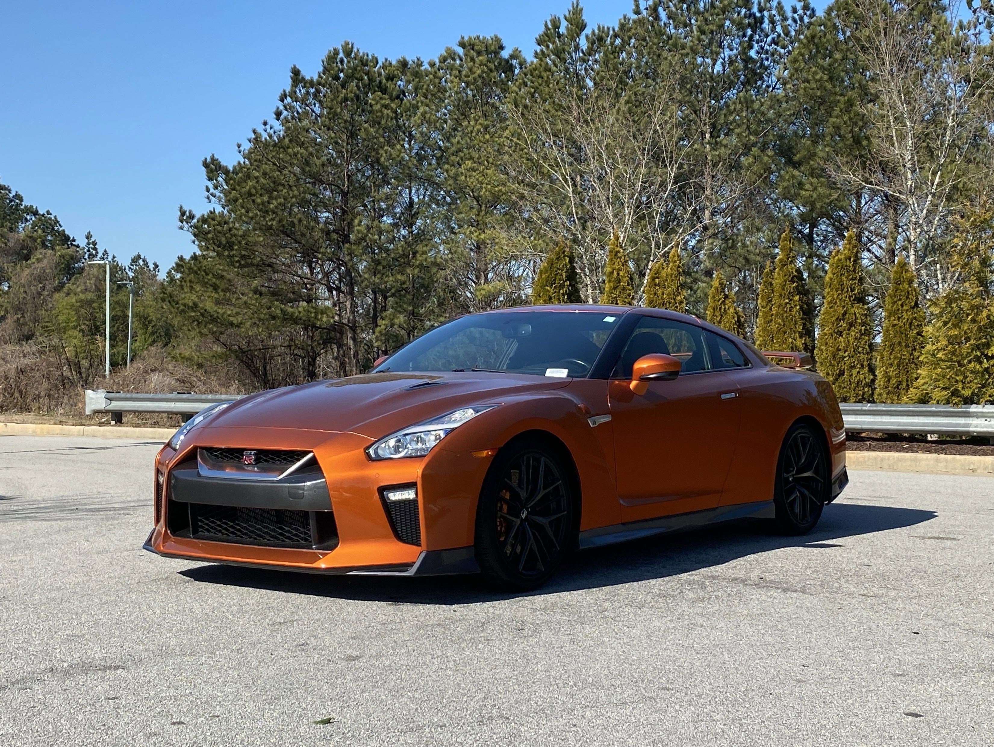 Used 2017 Nissan GT-R Premium image 12
