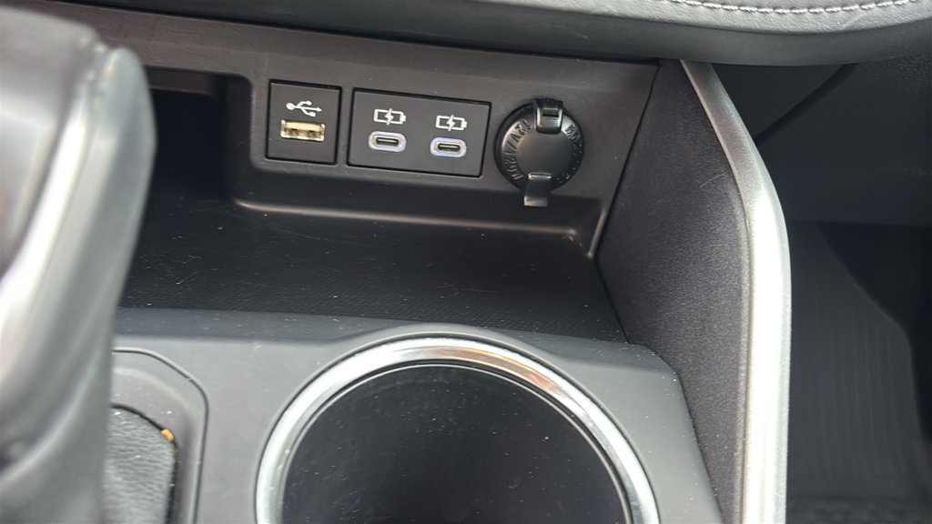 Used 2025 Toyota Highlander XLE AWD/4WD image 25