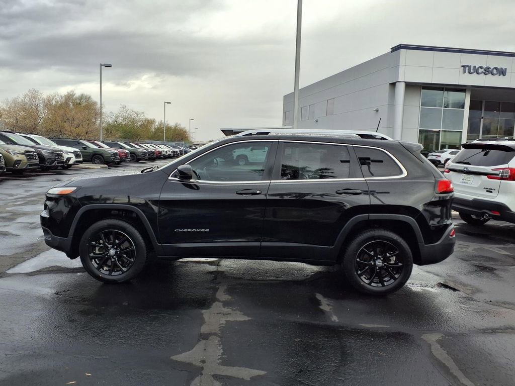 Used 2018 Jeep Cherokee Latitude Plus w/ Comfort/Convenience Group image 12