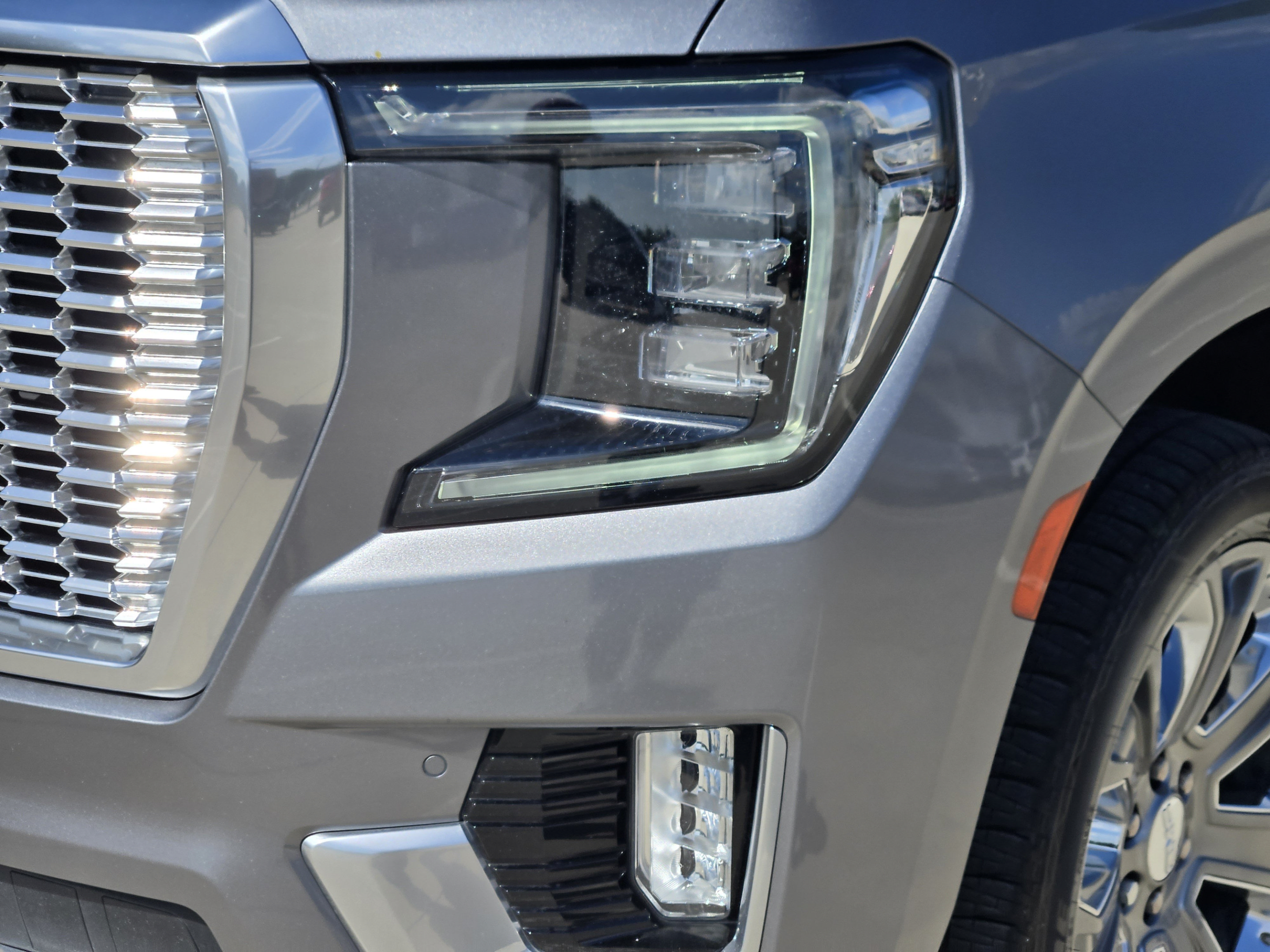 Used 2021 GMC Yukon XL Denali AWD/4WD image 32