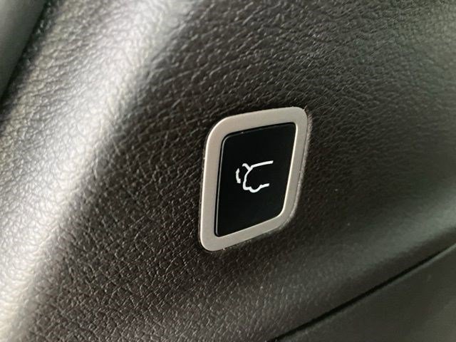 Certified 2022 Chrysler Pacifica Limited w/ S Appearance Package image 23