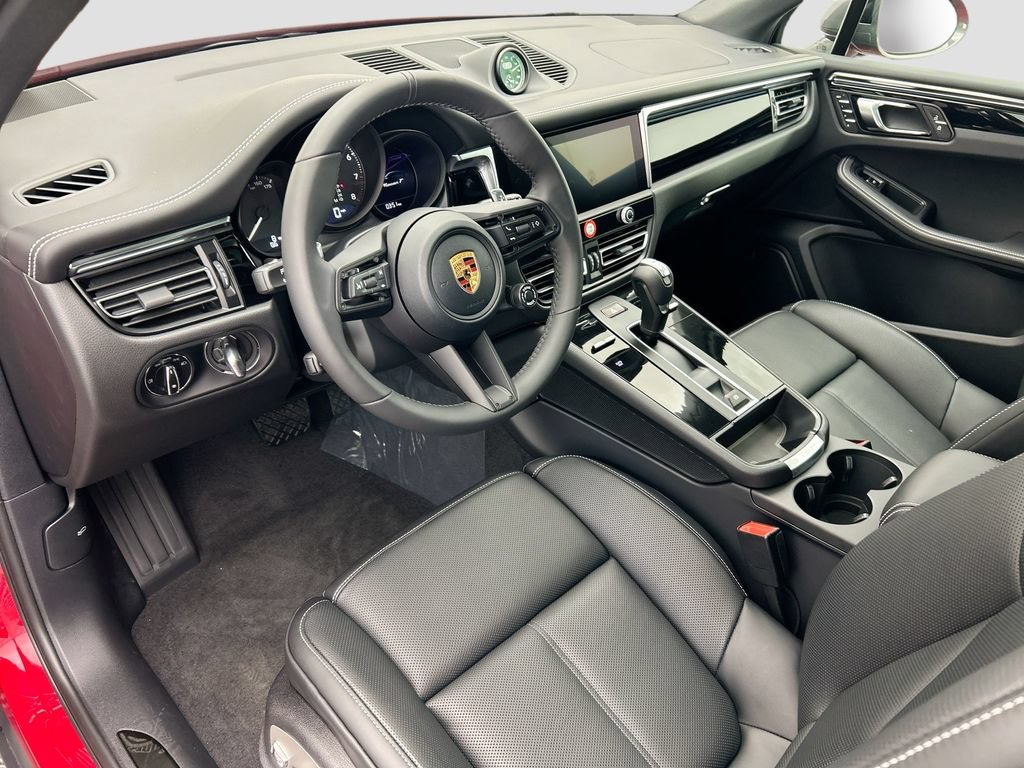 Used 2026 Porsche Macan AWD/4WD image 4