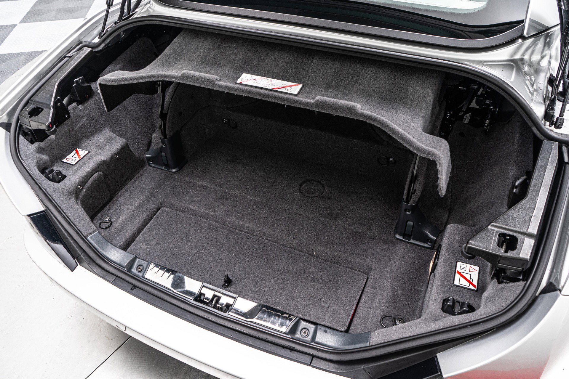 Used 2013 Ferrari California image 19