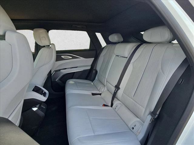 Used 2024 Cadillac Lyriq Luxury RWD image 17