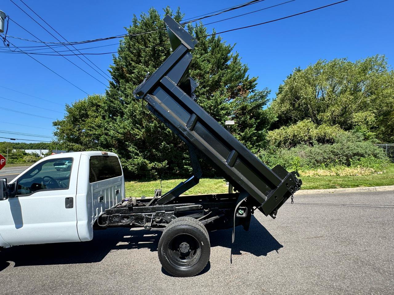 Used 2011 Ford F550 4x4 Regular Cab Super Duty w/ Payload Upgrade Pkg image 13