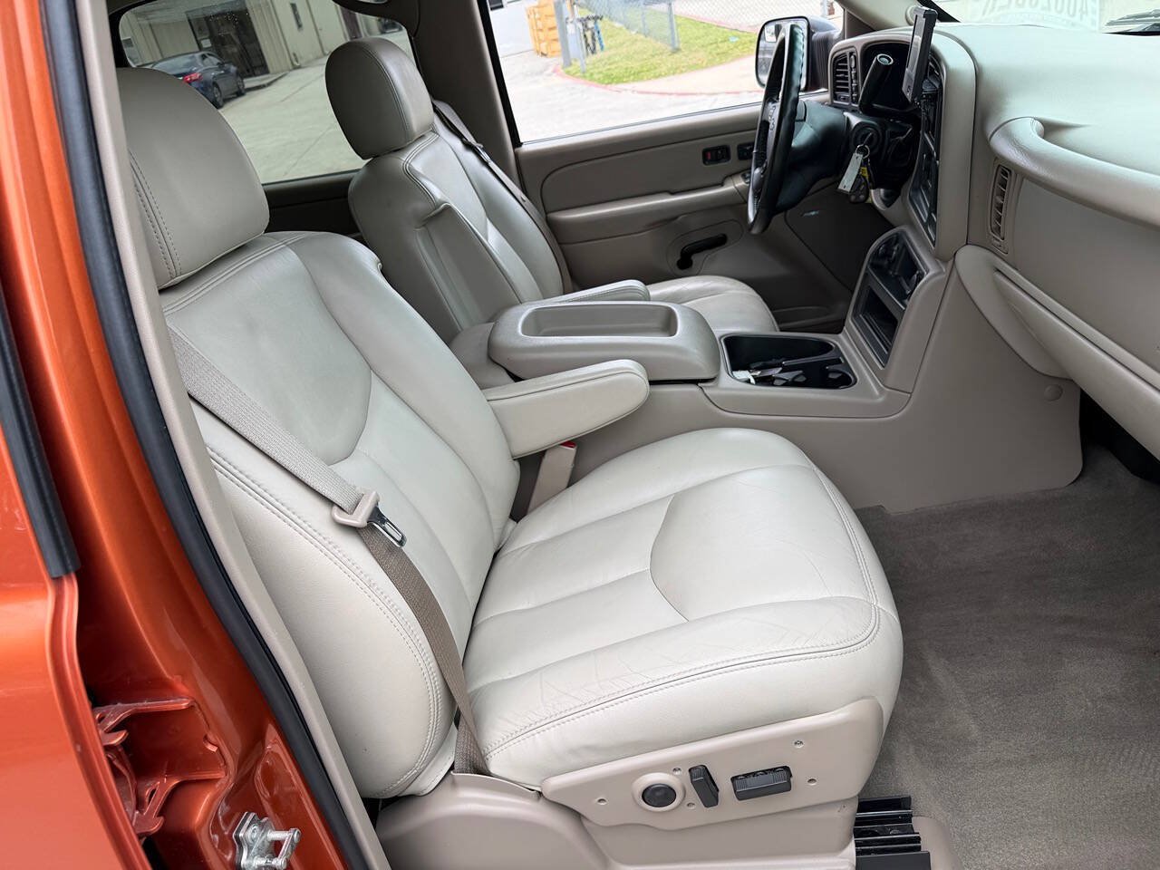 Used 2005 Chevrolet Avalanche 2500 w/ Preferred Equipment Group AWD/4WD image 8