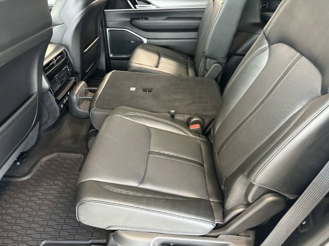 New 2026 Jeep Grand Wagoneer Limited w/ Convenience Group I AWD/4WD image 23